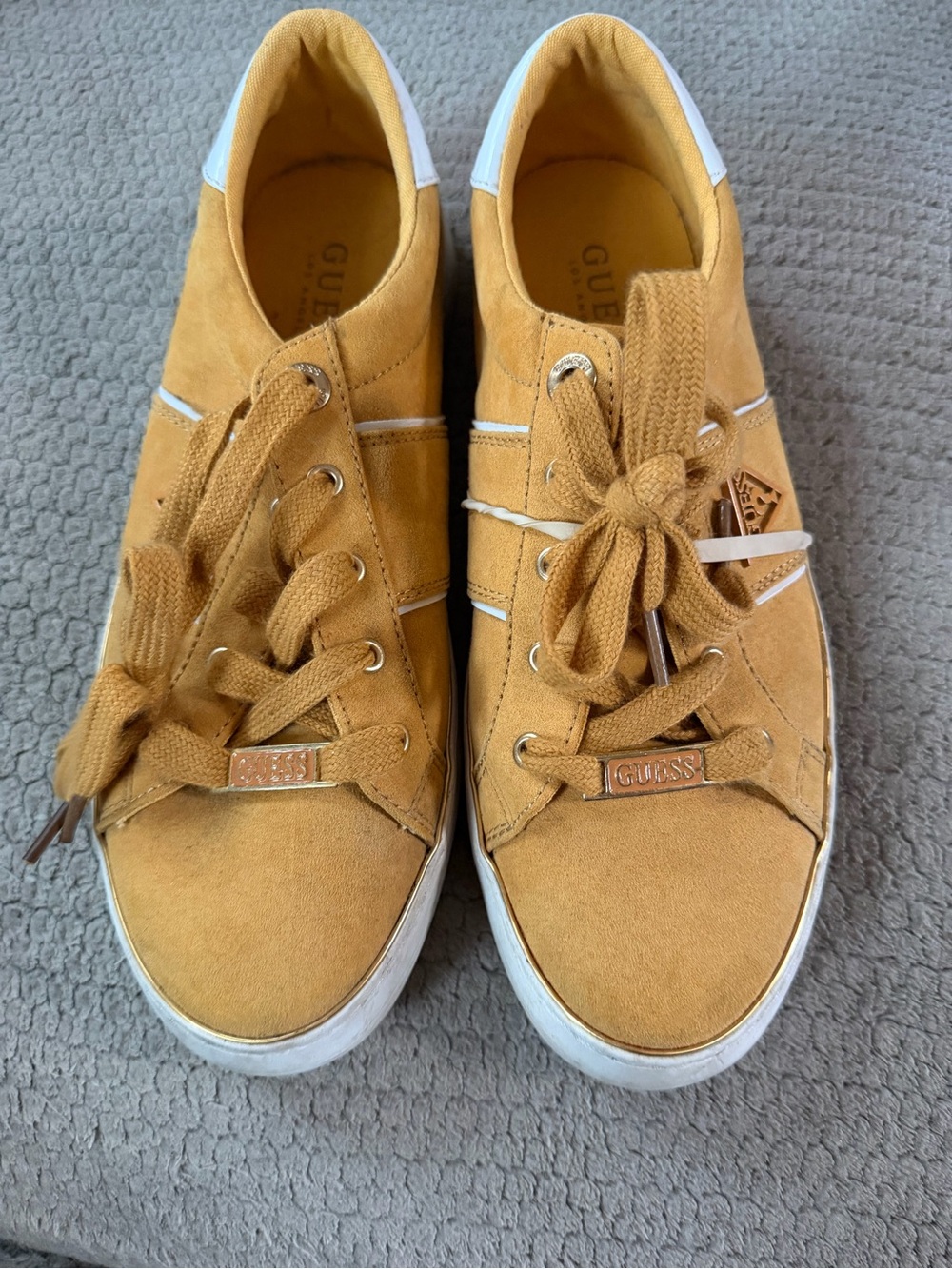 GUESS womens Mustard Suede Low-Top Sneakers - size 9